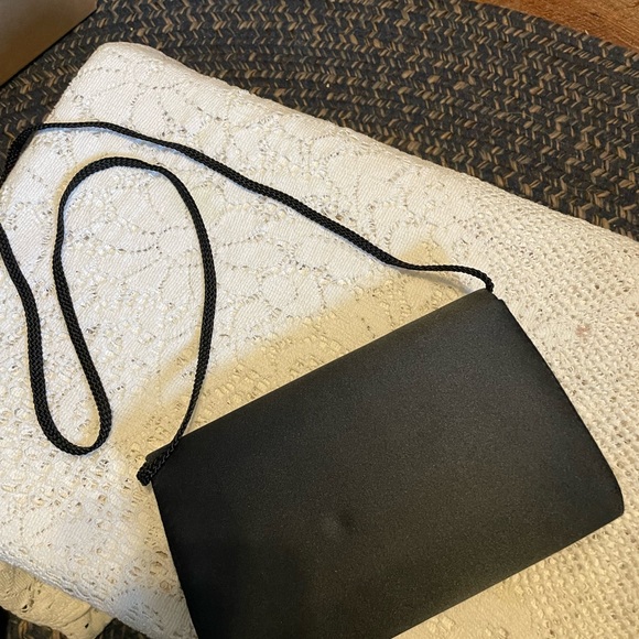 Black Evening Clutch Purse with Optional Shoulder Strap - Picture 2 of 3